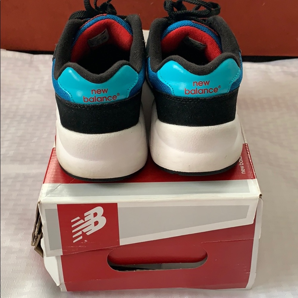 Blue and Red New Balance 580’s - Picture 6 of 8